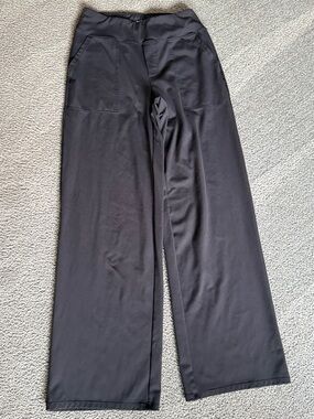 G4Free Black Wide Leg Pull On Pants. Waist 27, Stretches to 32”. Size M.